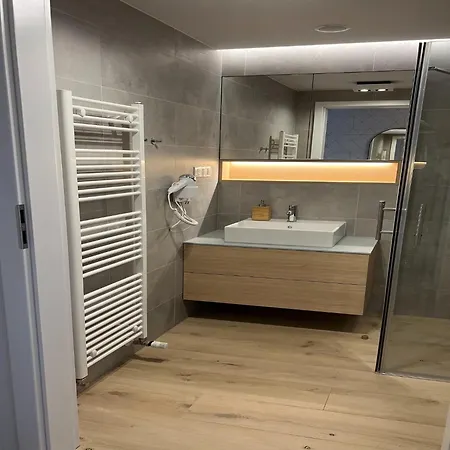 In Near And Spa, Cleaning Included Lägenhet *